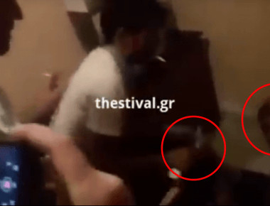 Βίντεο σοκ: Αφγανοί κουρεύουν και χτυπούν Πακιστανούς σε διαμέρισμα στη Θεσσαλονίκη!